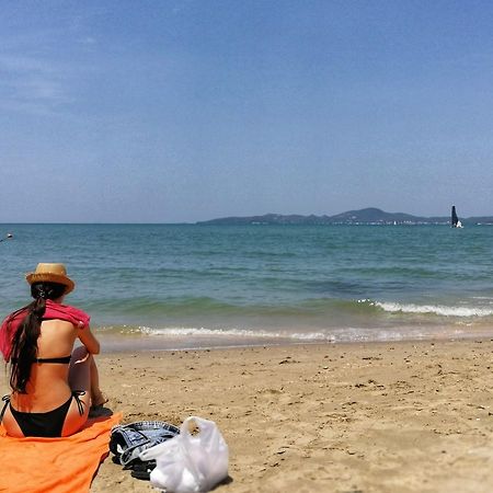 The Beach Pool Villa Pattaya Esterno foto