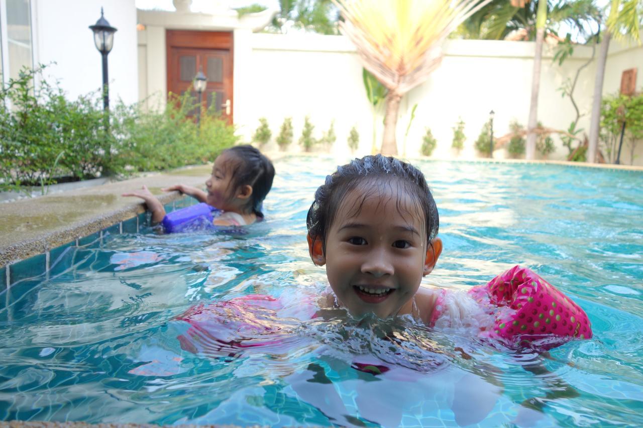 The Beach Pool Villa Pattaya Esterno foto