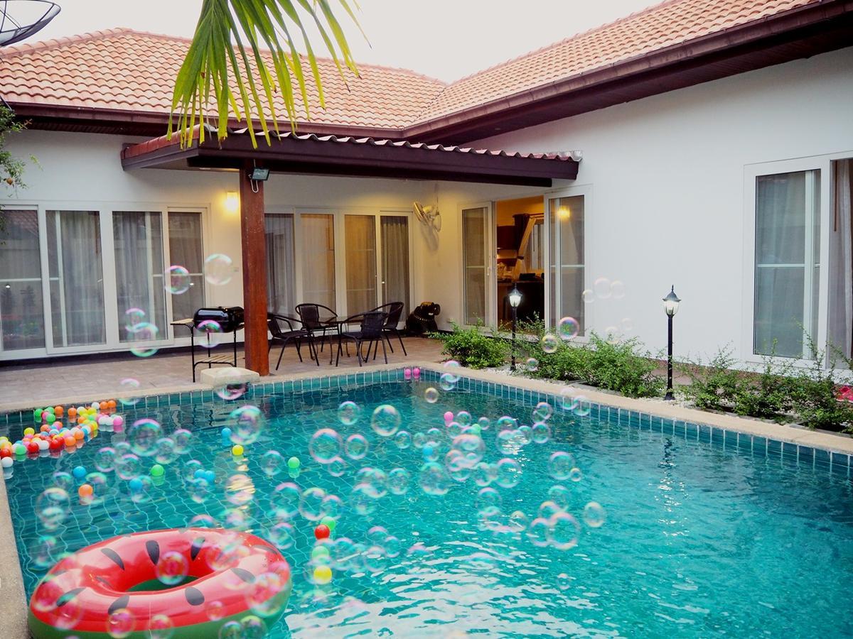The Beach Pool Villa Pattaya Esterno foto