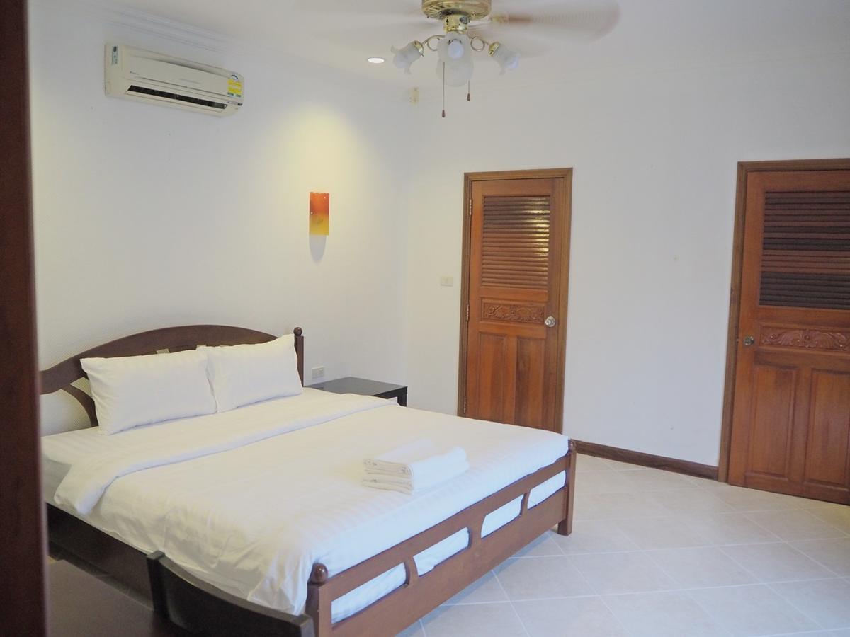 The Beach Pool Villa Pattaya Esterno foto